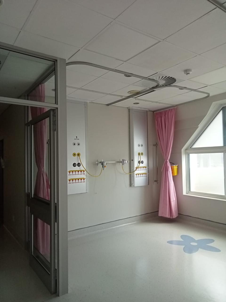 Thumbnail 8: Close-up of Cubic rails track